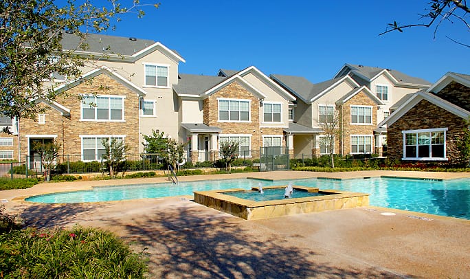construction history - 1991 Bette Cring expands to Texas under BBL Building Co